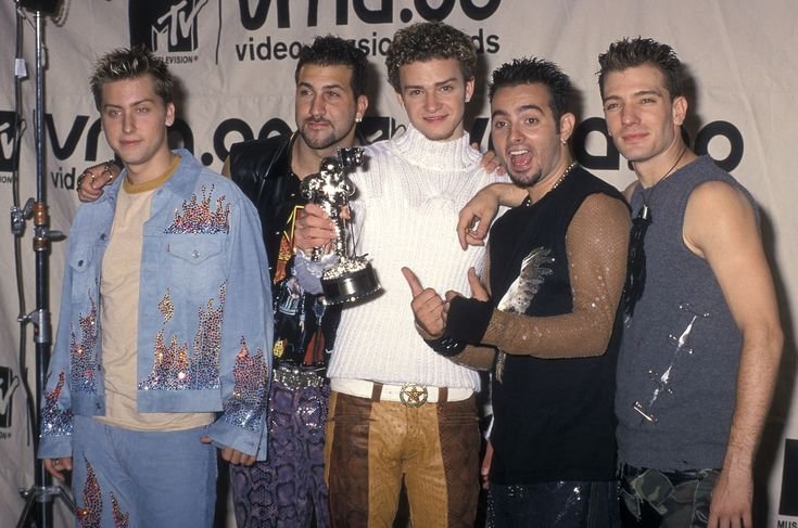 nsyncpantheress's tweet photo. Remembering *NSYNC at the 2000 VMAs .. 🌟 https://t.co/pyF0UUb4AE