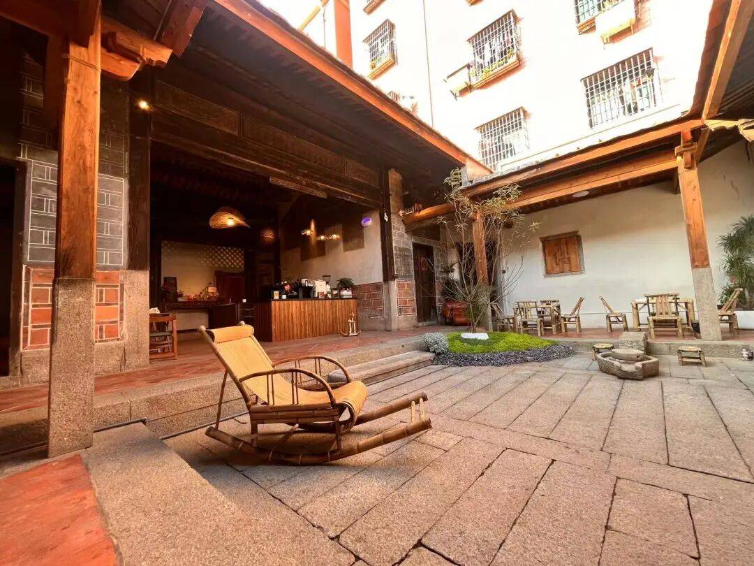 kgm5678's tweet photo. [This cozy 倮敲厝 spot fills every corner with warm vibes—total hidden gem for small getaways!]， https://t.co/pLdVqJPueT