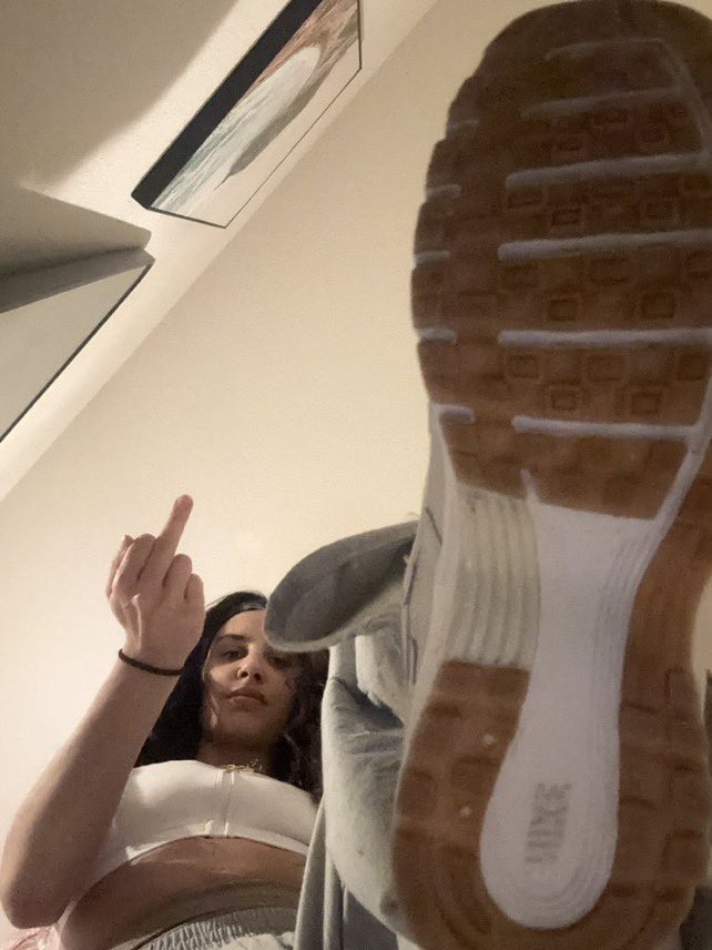 reed_milla's tweet photo. La crasse de mes chaussure = votre repas préf
#Domina #soumis #moneymiss #moneyslave #fetichiste https://t.co/YGAzcdR8sv
