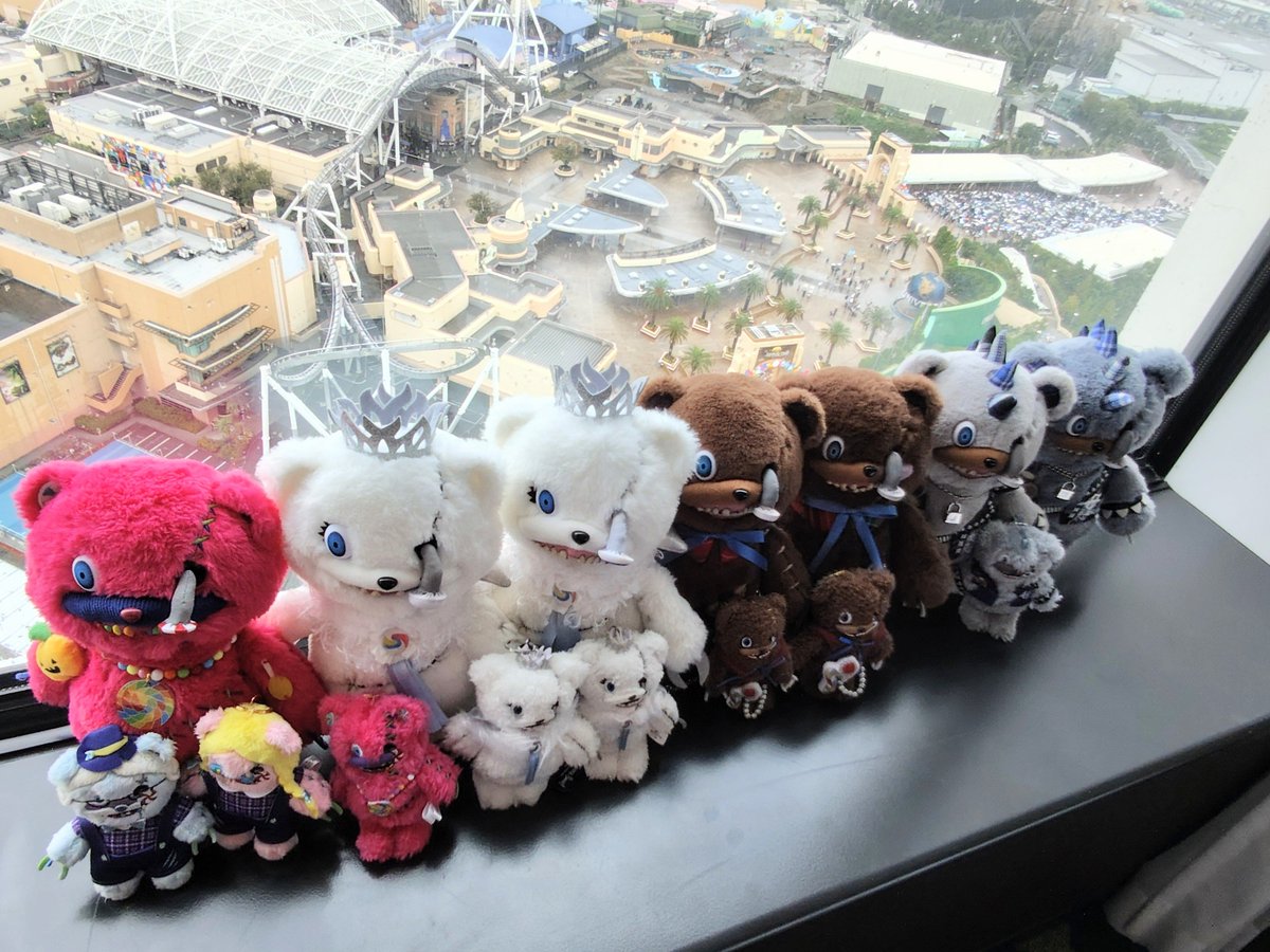 gubupooh's tweet photo. おはようございbirth🐻‍❄️
朝から雨death🐻☔☔☔☔☔
でも 皆 早くから並んでいるのでshout🧷雨 止んで欲しいしいしいしい😭😭
＃USJファン https://t.co/aKRr7WRpCP