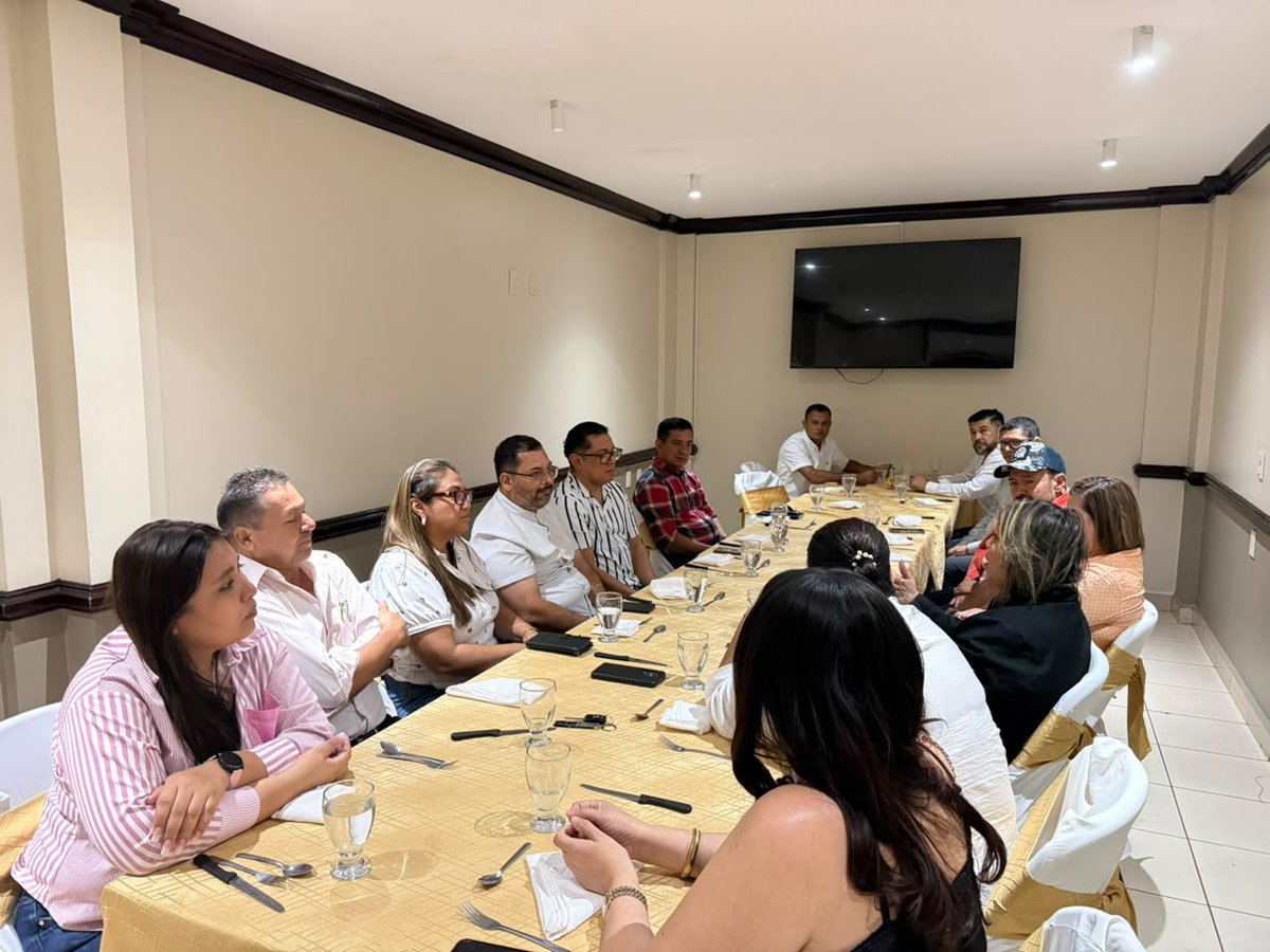 GGallegos24's tweet photo. Esta tarde de domingo me reuní con la Directiva Departamental #GANA de San Miguel, coordinando el trabajo que desarrollaremos en nuestro departamento de cara a las próximas elecciones de diputados y alcaldes. https://t.co/TRSDnuN0cX