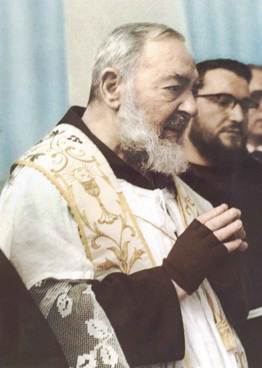 Frate_Sole's tweet photo. ☀️ - PENSIERI DI SAN PIO PER OGNI GIORNO...  28 Settembre

Opera il bene, ovunque, affinché chiunque possa dire:
«Questo è un figlio di Cristo».
Sopporta tribolazioni, infermità, dolori per amore di Dio e per la conversione dei
poveri peccatori. Difendi il debole, consola chi piange (FSP, 119).

#pensieridiSanPio #SanPiodaPietrelcina #ContemplativiNellaCittaMisticiDelTerzoMillennio