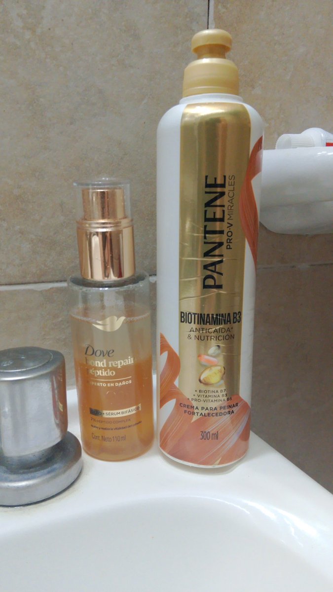 MartuubO's tweet photo. La mejor combinación para no tener el pelo duro https://t.co/anvQHJBCaH