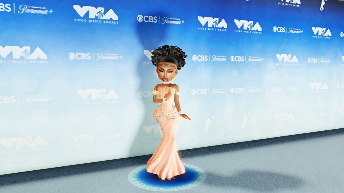 NelliTheDiamond's tweet photo. NelliTheDiamond looking gorgeous from all angles at the #VMAs. #NelliTheDiamond #TheDiamond #Roblox https://t.co/waHAyEotzu