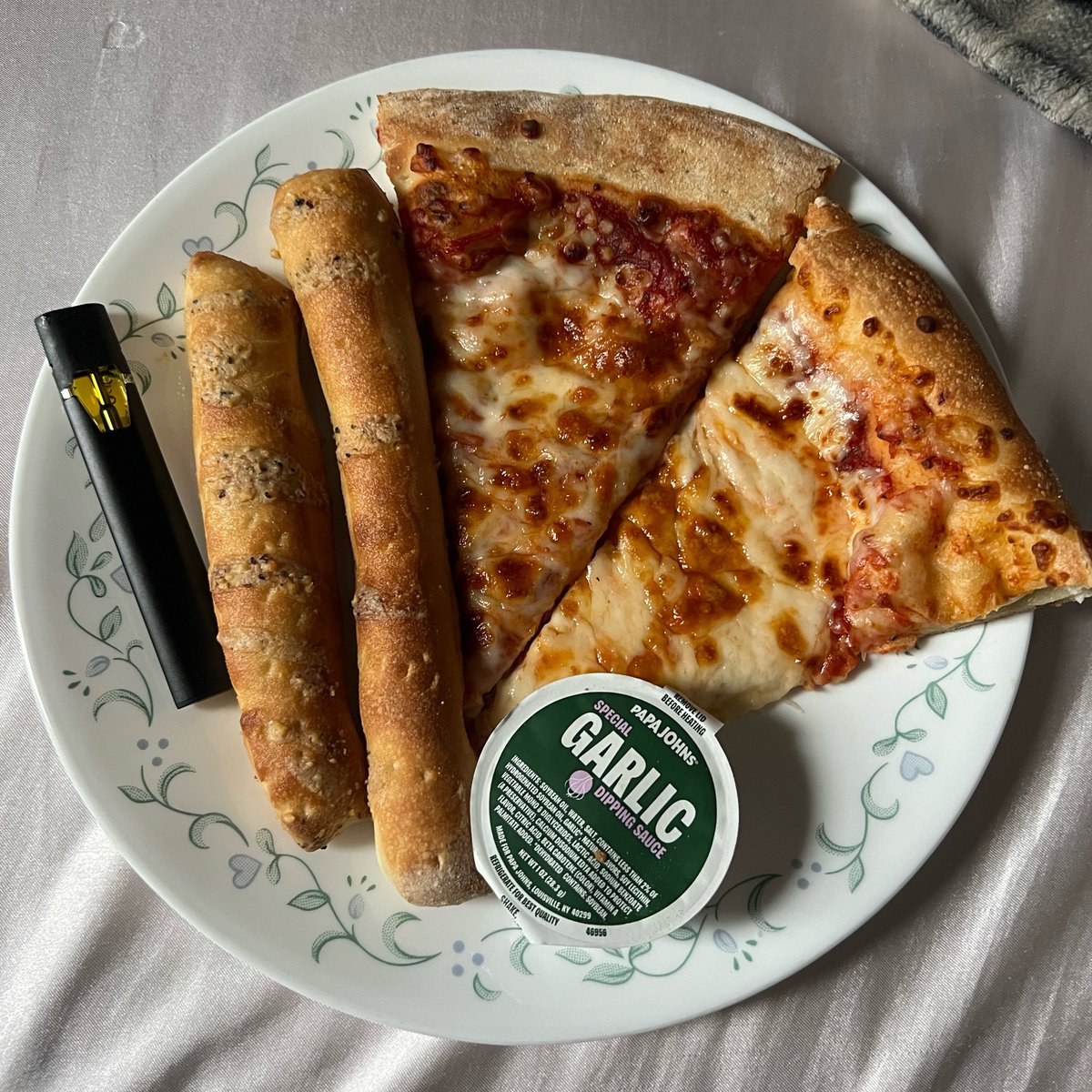 seraphicbunnies's tweet photo. dinner https://t.co/8DfFtlkK2y