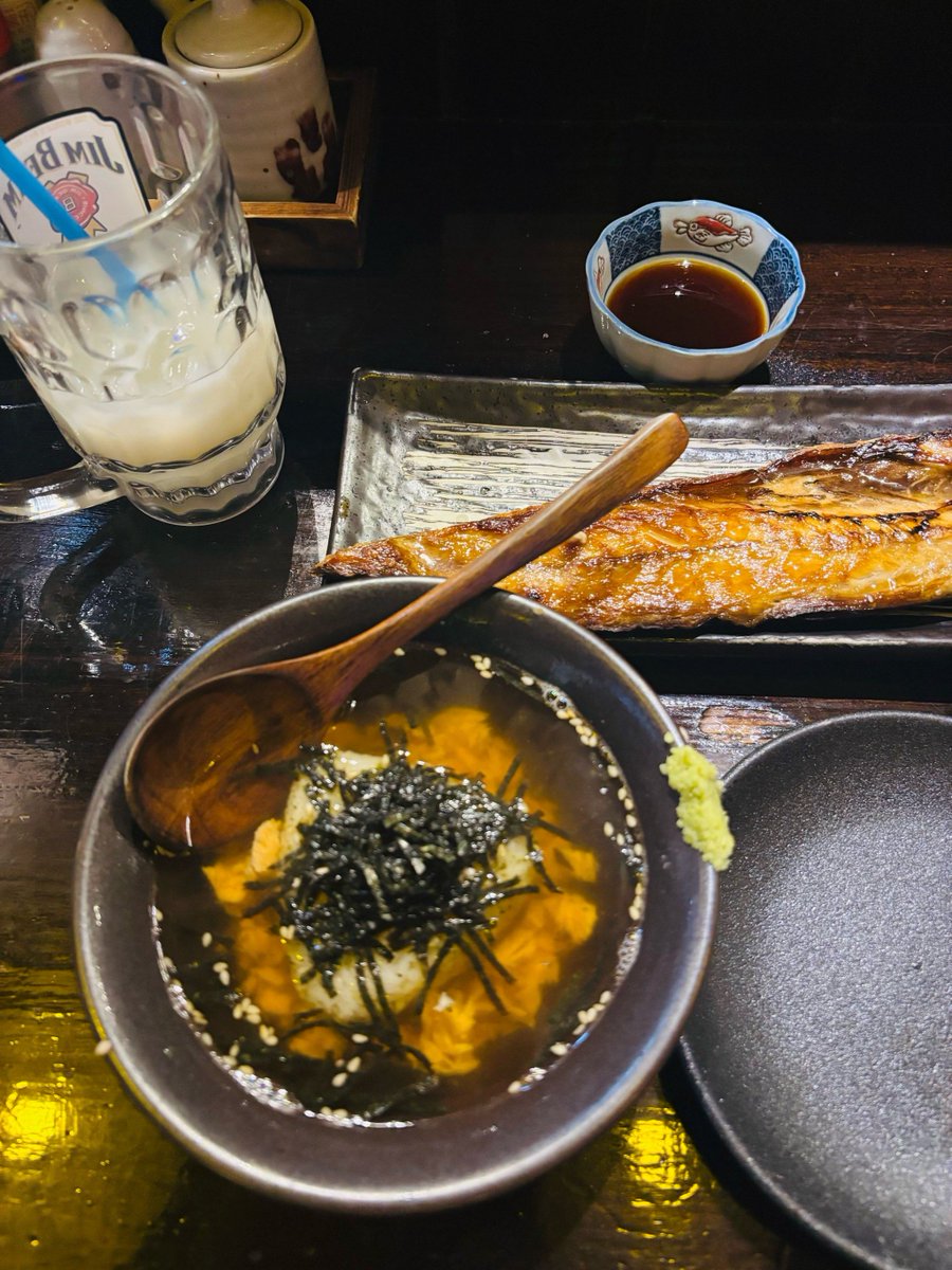 TiffanyRygy8's tweet photo. Late night craving hit—warm miso soup, grilled salmon, and a side of soft rice at the tiny izakaya down the street. No fancy frills, just the kind of comfort that wraps you up like a blanket after a long day. https://t.co/DVUpYI88tg