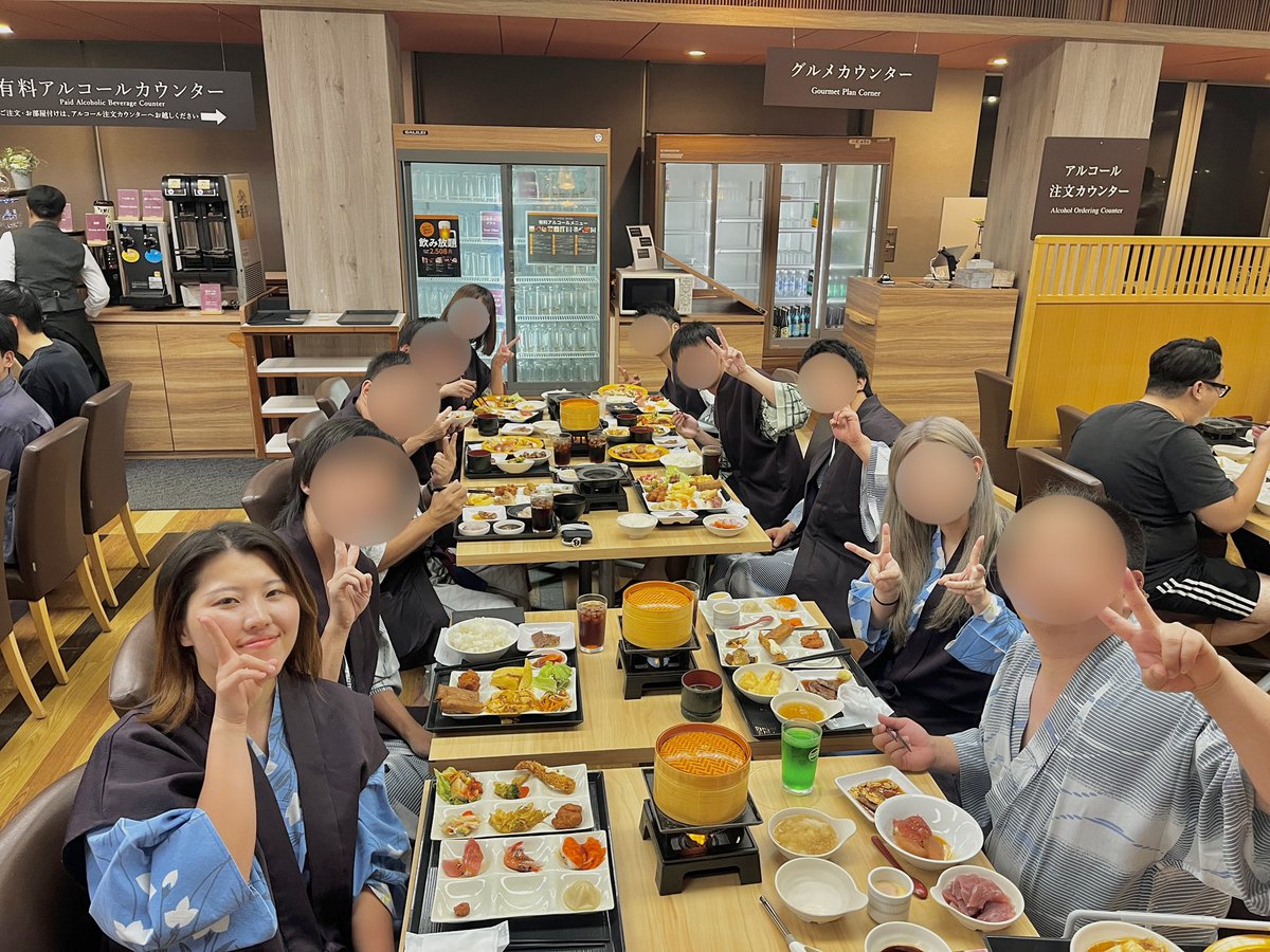 onimasa0904's tweet photo. 友だちの誕生日サプライズ旅行に来てます🎂✈️🥳

温泉入って♨️
いっぱい食べて😋
いっぱい遊んで🎶
すでにめっちゃ楽しい🩷

まだまだ旅行楽しむで〜✊✨ https://t.co/bALnK52B45