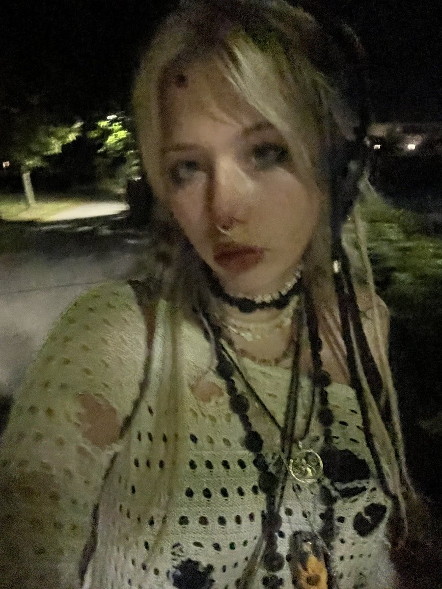 Verenchen0's tweet photo. Du willst Aufmerksamkeit? Dann zeig mir, dass du es ernst meinst. Du zahlst, ich bestimme.💸
Schreib mir per DM. Zahl deinen Tribute, wenn du dich mir unterwerfen willst
#Domina #Findom #PayPig #ZahlSklave #Fußfetisch #Fußfetisch #FeetWorship #Femdom #Goddess #FootFetish #Tribute https://t.co/3h1dYBoPOi