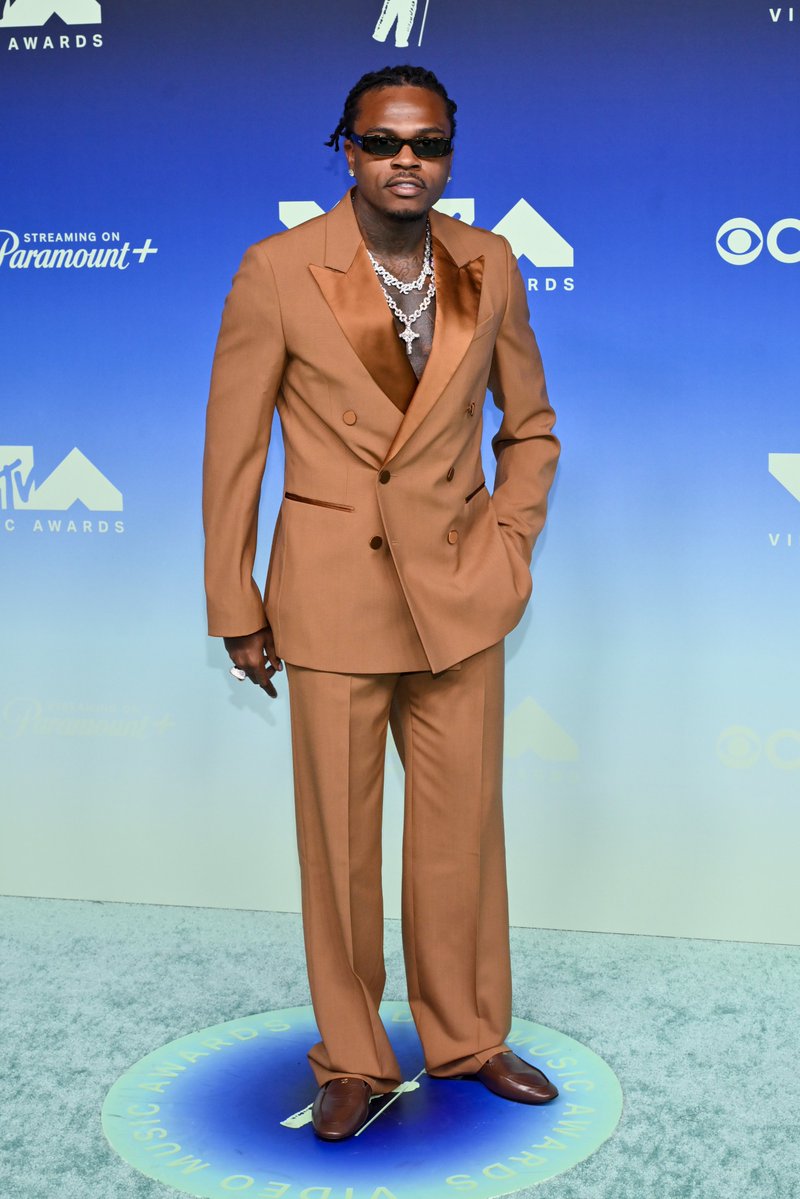 ComplexMusic's tweet photo. Gunna pulled up to the #VMAS red carpet looking too clean 😮‍💨

He will be hitting the stage as one of tonight’s performers. https://t.co/F3SxMgp9Ia