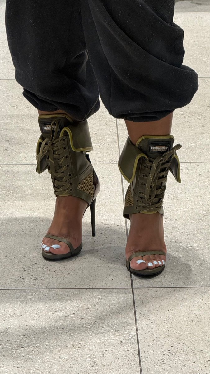 boyabenyathi_l's tweet photo. Love these Stivovo heels down, and they are comfortable. 😍 https://t.co/ydpkD0YW5U