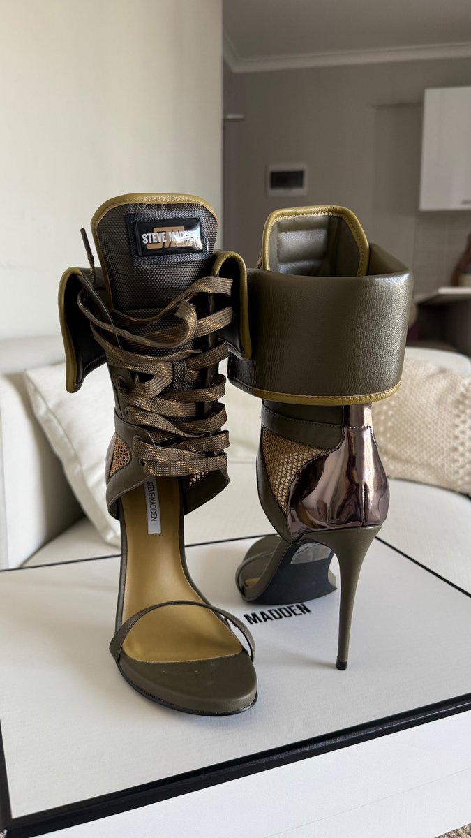 boyabenyathi_l's tweet photo. Love these Stivovo heels down, and they are comfortable. 😍 https://t.co/ydpkD0YW5U