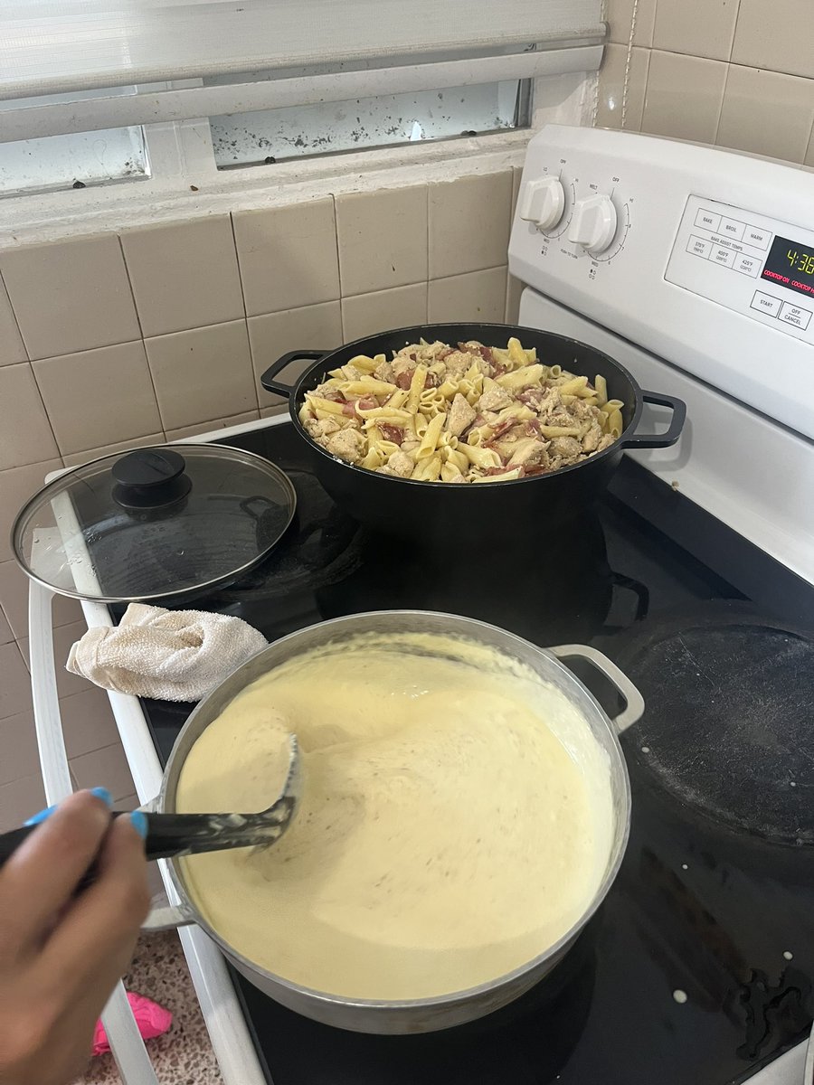 Kiimmiee___'s tweet photo. pasta pene 🤤🤤 https://t.co/B1Ti4sUHPM