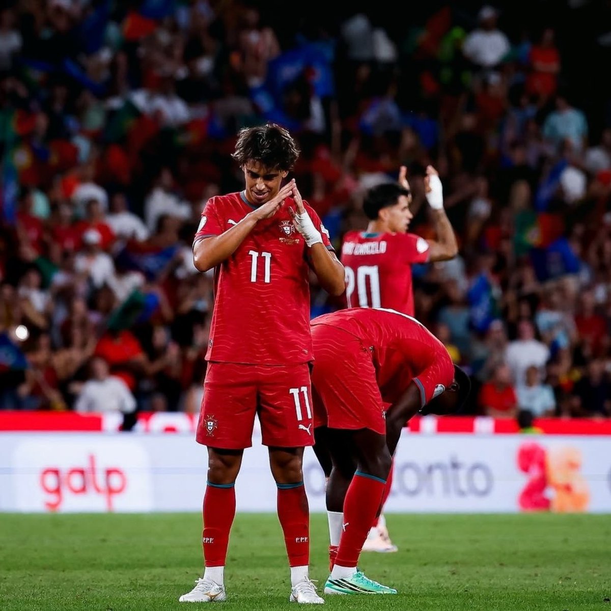 sportsindo9's tweet photo. 📌Portugal sukses mengalahkan Norwegia dengan skor 2-1 pada UEFA Nations League. Kemenangan ini membuat Portugal membawa pulang tiga poin dari markas Norwegia. ⚽🔥

#Portugal #chivasgroup08 #uefanationsleague #chivasgroup #sportsindo9 https://t.co/3Sw0TQte9K