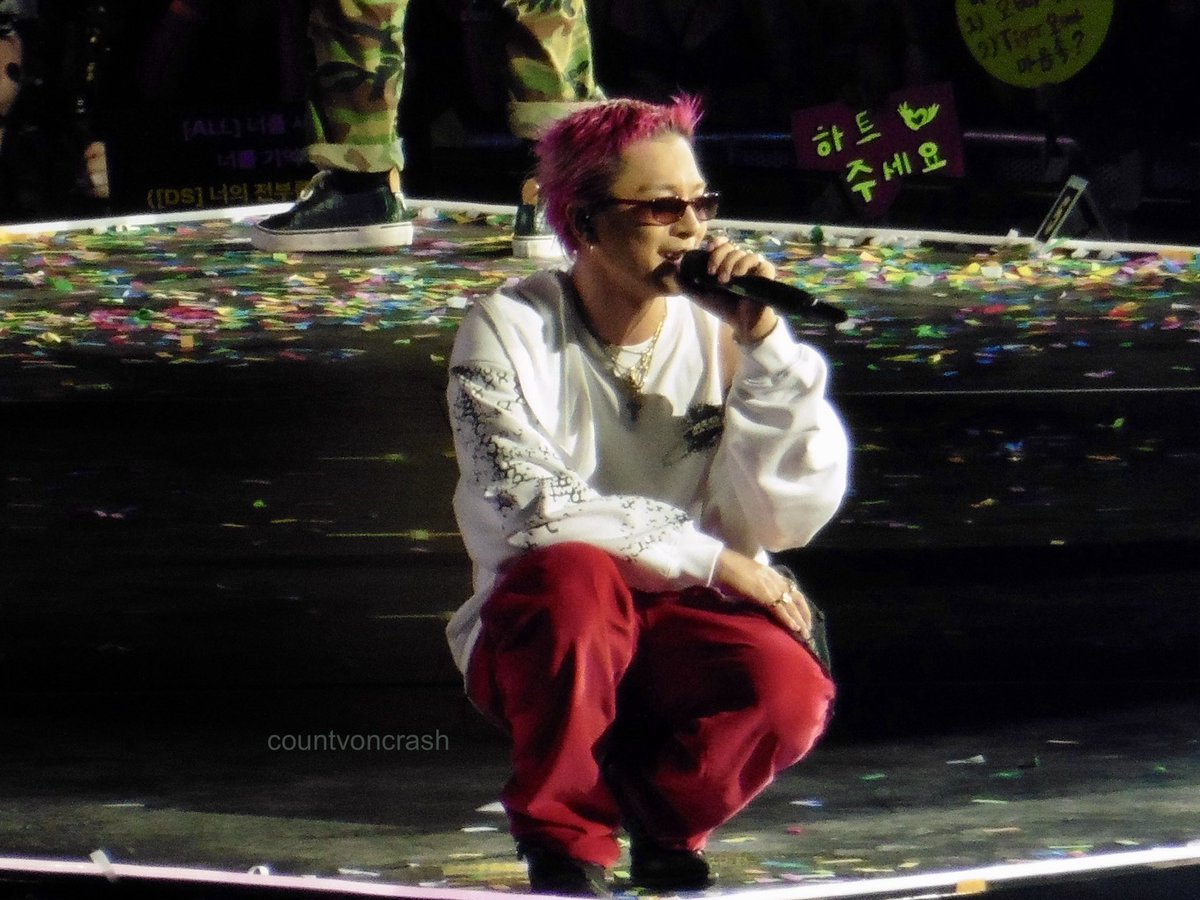 countvoncrash's tweet photo. #COSMOSinLONDON #bigbangisback #bigbang #cosmos_world_tour_in_london https://t.co/mcbZHSDNkk