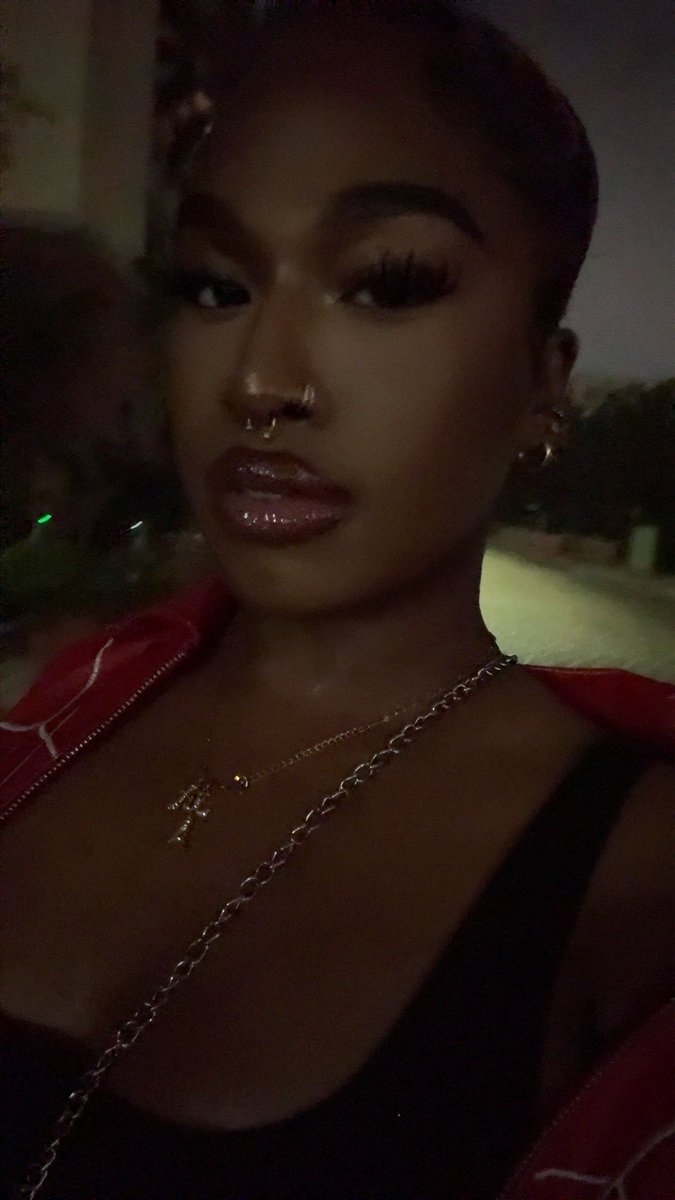 mariannamareee's tweet photo. I HAVE ONE WORD….. OLANDRIA🎀

she gagged her set! like she CLEARED THAT MF 

#OlandriaxVMAS #Olandria https://t.co/u49niswYNP