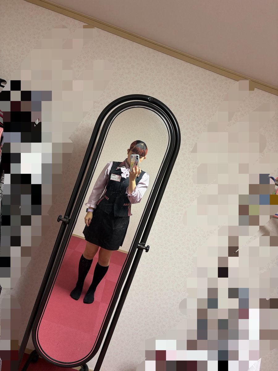 EARLYBIRD_NMR's tweet photo. おはよー🤗
寒いんだか暑いんだかわかんない天気☀️
今日は12時開店だよ〜😉✨

この制服も今月いっぱいで終わり🥹🥹
あと3日しか着れないよ👗寂しい…
今のうちに全身残しとくね〜🙌
それじゃ今日も頑張るぞー✊🏻❤️‍🔥

フォロワー6000人あともうちょっと💖
フォローよろしくお願いします🙇🏻‍♀️⸒⸒

 #拡散希望 
 #アーリーバード根室店
 #いいねRTフォローお願いします 
 #リプ返します
