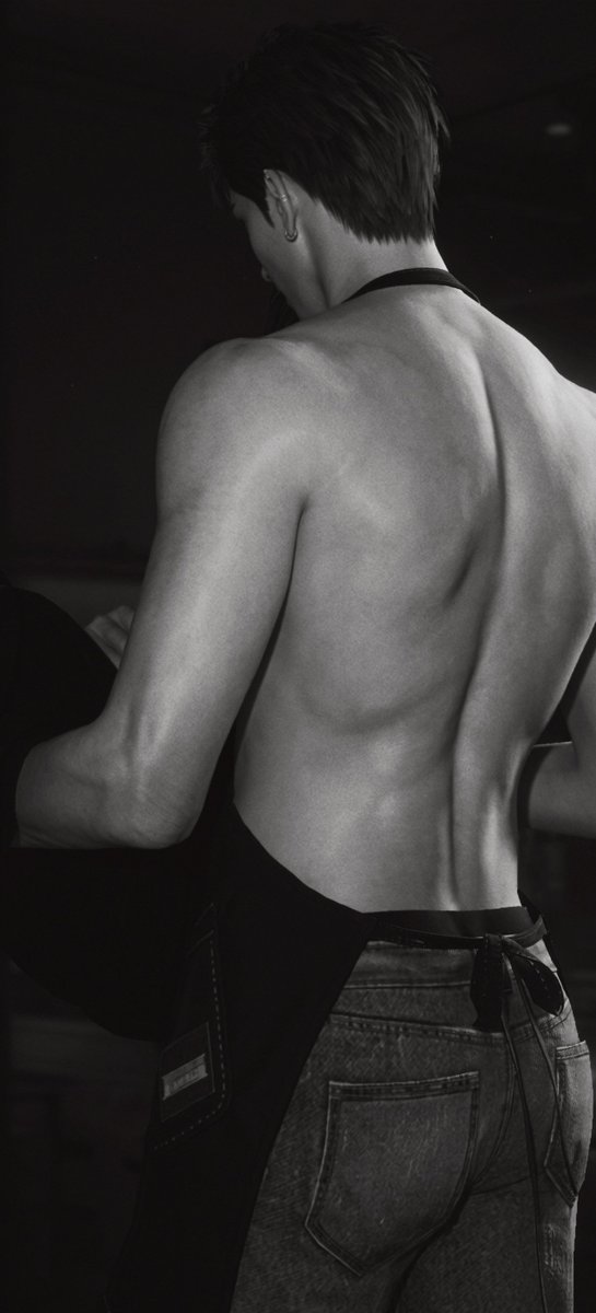 naochiaka's tweet photo. How about starting the day with Caleb's bare back. https://t.co/FTD2eR3Jt7