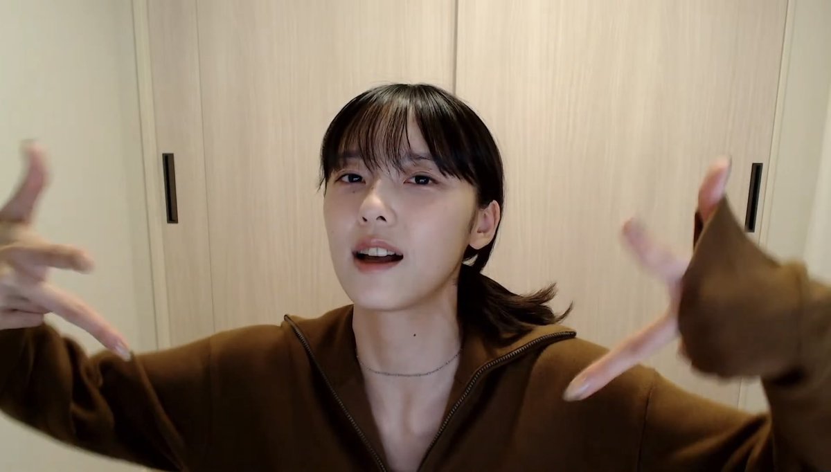 ranglergyu's tweet photo. こういうはち切れそうなネックレスたまらん
首締まるの好きなのかと想像しちまうよ https://t.co/pzxEHsmICA