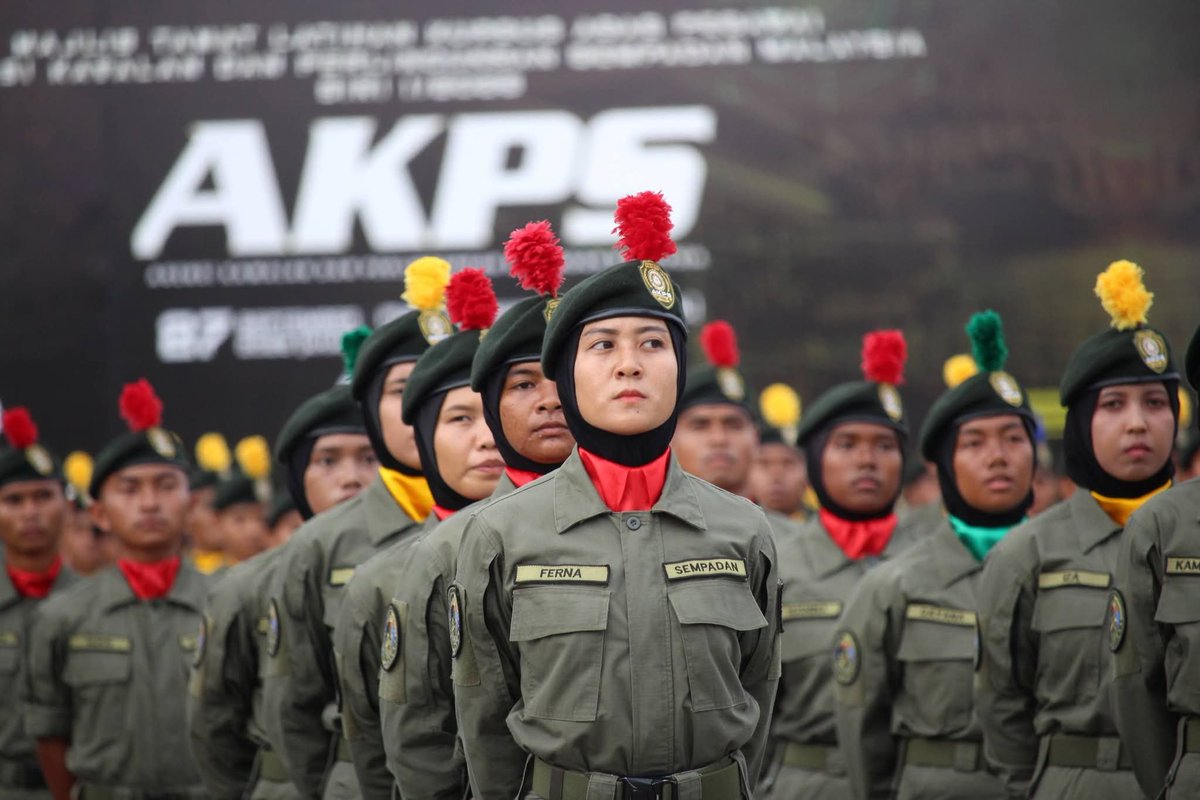 GardaAramis's tweet photo. AKPS graduates 407 enforcement personnel to boost its current force.

Officers dress uniform shed forage cap for beret https://t.co/JizyijJSI4