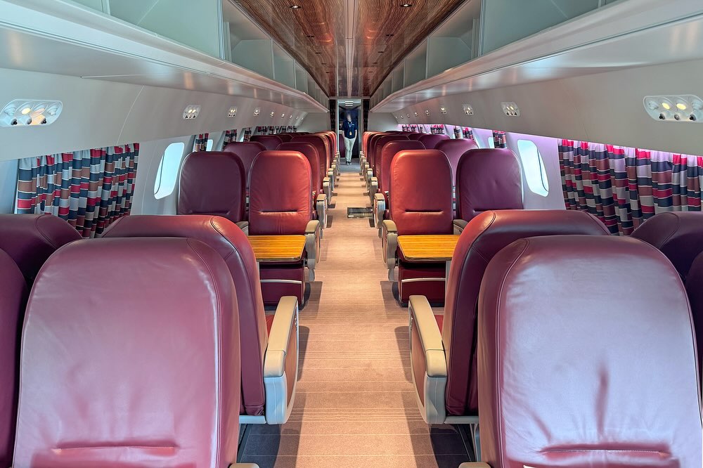 SimoneO70707107's tweet photo. Beautifully restored and retro-inspired interior of Lufthansa‘s Lockheed L-1649 "Super Star“ on display in HangarOne in FRA #lufthansa #wearelufthansa #lockheed #l1649 #superstar https://t.co/pGM4dusv3a