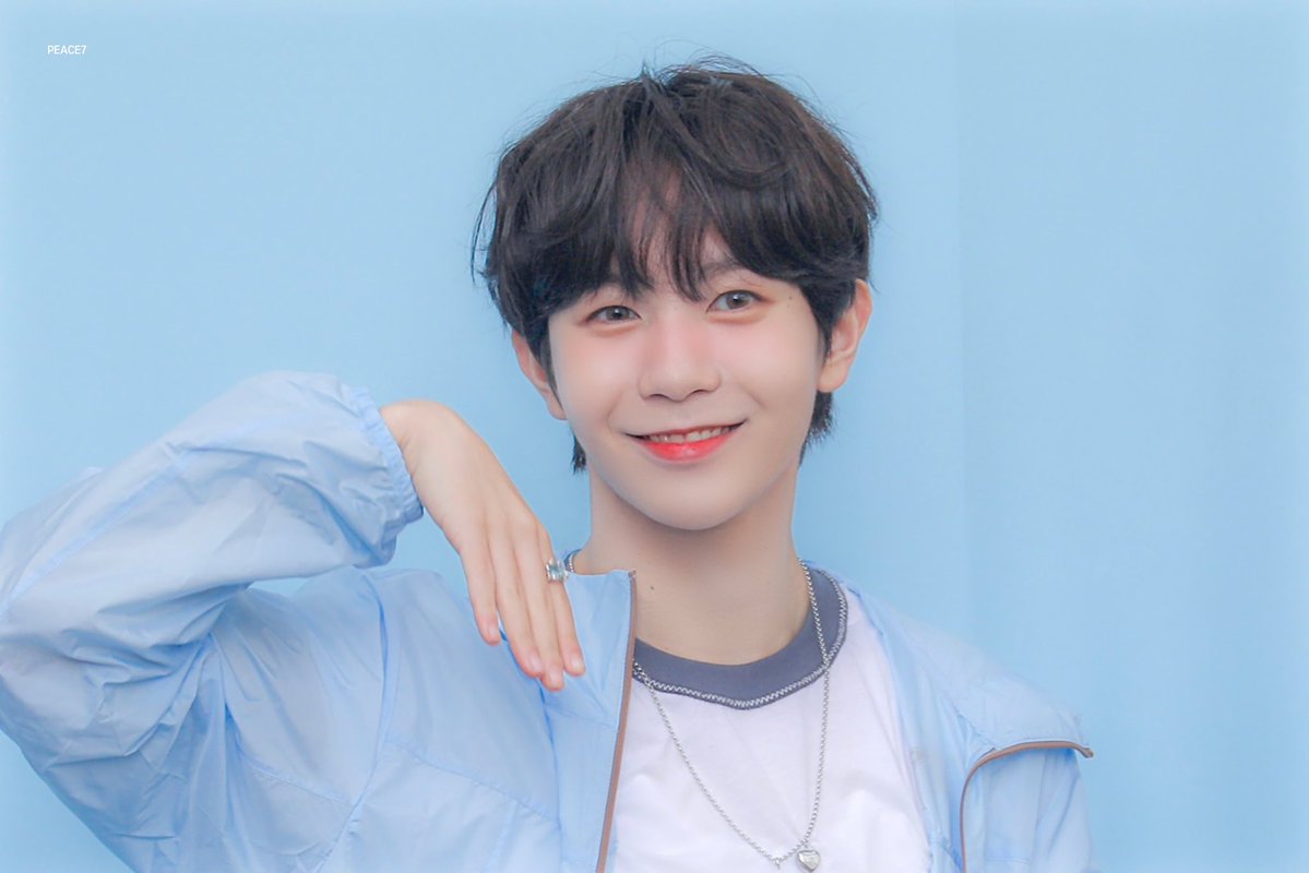 AngBangYul's tweet photo. 긴연휴 끝난 월요일
다들 요정님🧚🏻‍♂️ 보고 힘내세룡글💛 https://t.co/PIlW0f5li5