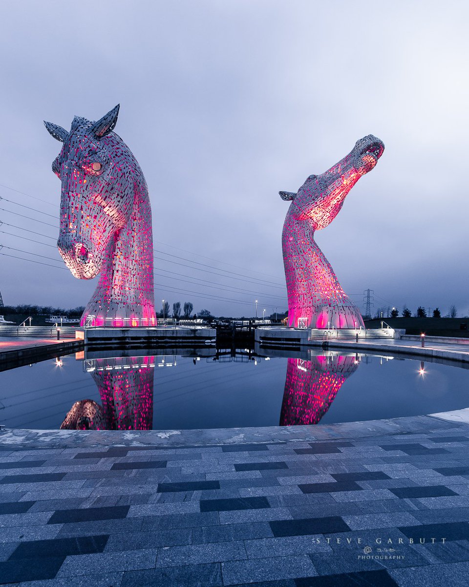 michaelfba7's tweet photo. Kelpies, Falkirk. Great light..... just a shame about the rain..... ! https://t.co/IjdJw9fx0S