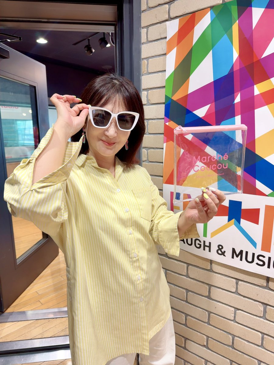 marche_coucou's tweet photo. 【9/28🎁 #まるしゅく】

／
Marché Coucouオリジナル
クリア・ポーチ
「どーする？シースルー！ちゃん」を
1名様に #プレゼント 🇮🇹
＼

当アカウントを
フォロー&amp;リポストで応募完了✅
当選者は番組エンディングで🗣️

▼「Marché Coucou」を選んで送ってください
✉️ https://t.co/NkrG6BJ1fg

#FM大阪 https://t.co/EXkhtOIcLg