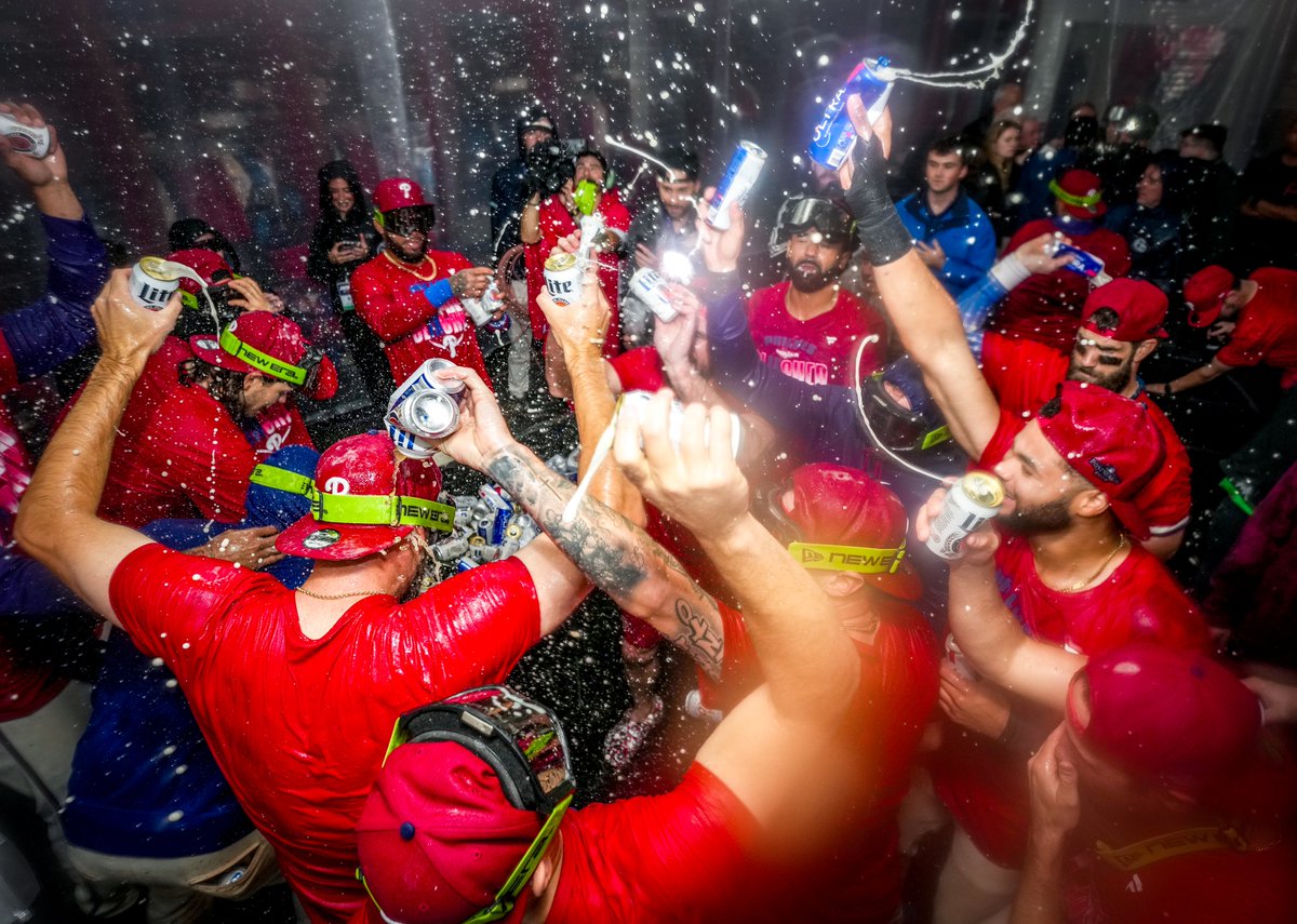 Phillies's tweet photo. Enjoying today.
Getting right back to work tomorrow.

Goodnight, Phillies fans! ❤️💙 https://t.co/ebFWi8OB7r