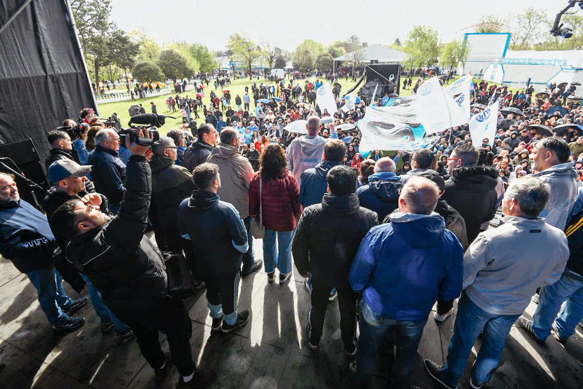 hectordaer's tweet photo. Un año más participamos en el festejo del Día de la Sanidad junto a mis  compañeros y compañeras de ATSA Buenos Aires en Pontevedra.

Celebrar también es encontrarnos, organizarnos y reafirmar que cada conquista se defiende con unidad y militancia. https://t.co/lK9o5ahwD3