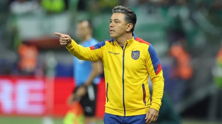 HormigaXeneize's tweet photo. Fue toda de él que no lo convocó a Valencia a la selección https://t.co/Y4JXFyg1cZ