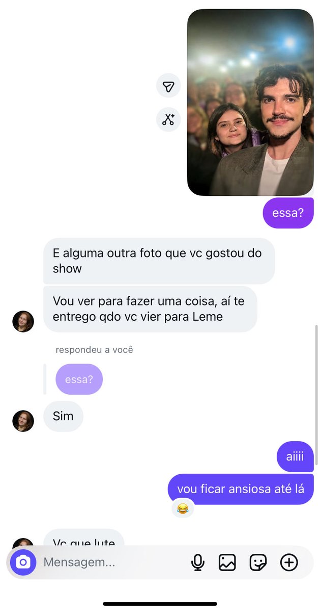 solnacortinaa's tweet photo. pelo menos tenho uma tia que me apoia, ela foi no meu primeiro show dele em 2024. https://t.co/nP1Iyg9dRf