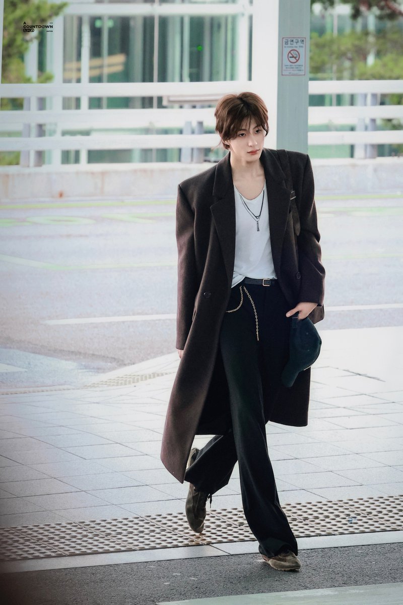ACOUNTDOWN321's tweet photo. 260928 ICN

#ANTON #앤톤 #찬영 #RIIZE #라이즈 #ANTONxSaintLaurent https://t.co/kRax5RHVMd