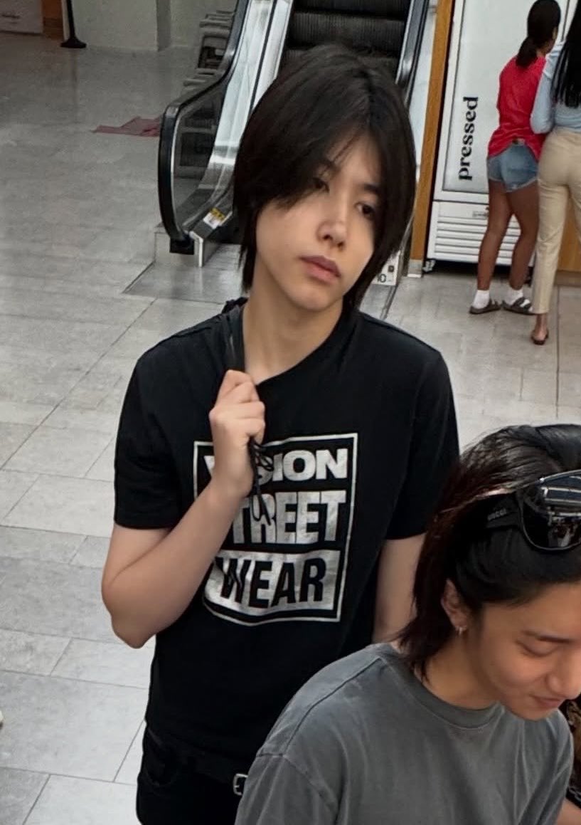 seblakipop's tweet photo. dd gemblong beneran kurusan 🥺 pipi mbulny udh ilang, rahangny udh mulai kebentuk, badanny mengecil 😢 melow bgt gue melowwww https://t.co/tEtG4oeBzE