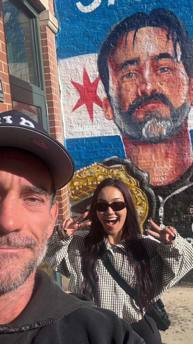 SECONDCITYKING's tweet photo. Look who decided to tag along for my adventures. https://t.co/VDwPdB50Li