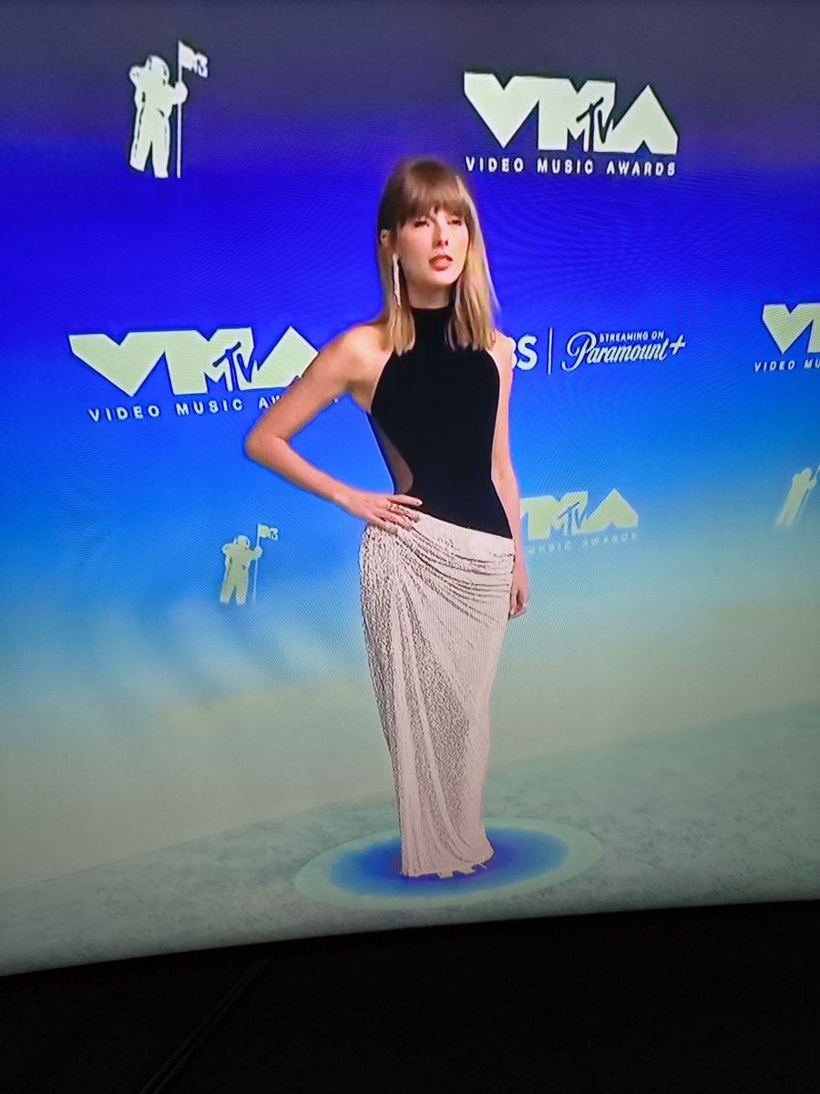 capg88's tweet photo. Por fin!!! #MTVMúsica #vma https://t.co/ANdAmhlO1P
