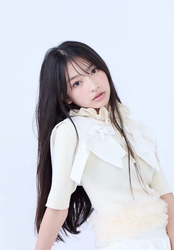 Olgasoing's tweet photo. 13歳とんでもない逸材現る https://t.co/djrUQAsIhq