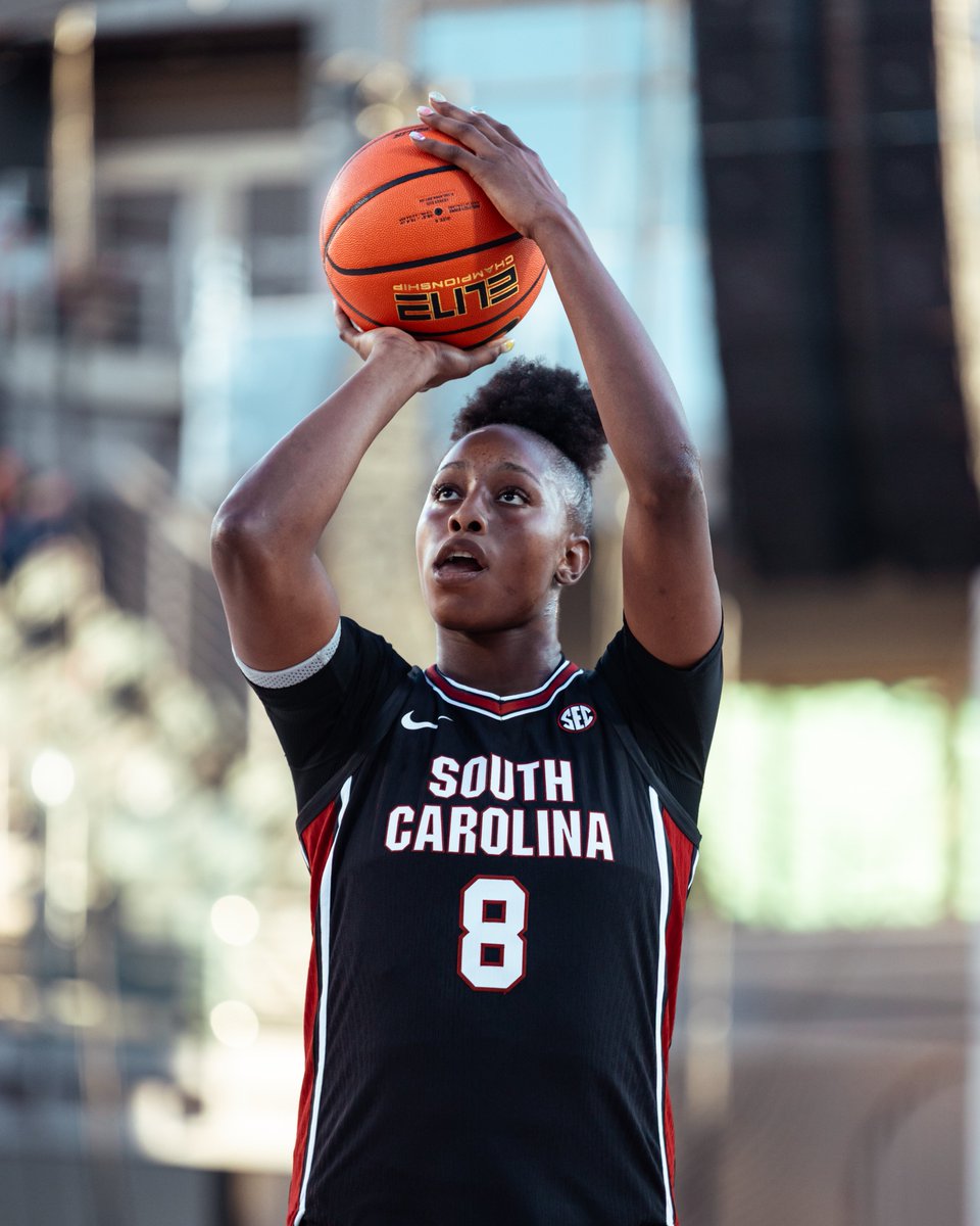 GamecockWBB's tweet photo. FINAL | SC 91, CoC 60

Felt good to be back FAMS 🤙 https://t.co/1Moca5tHXq