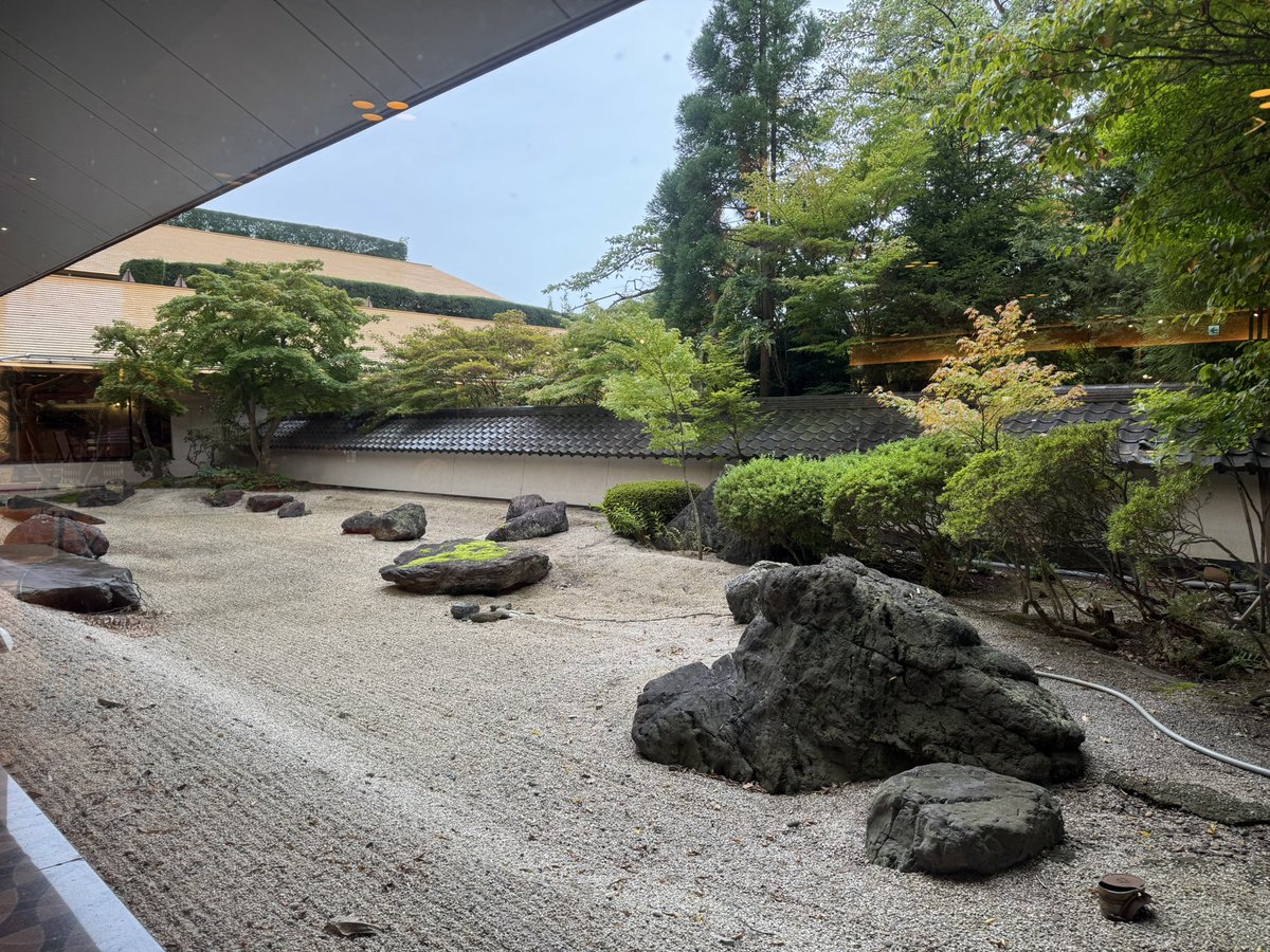 tommysister's tweet photo. 今日は秋田県に居る祖母の施設へ。
午前中に行かなければならないので出発します🚗

大自然🌱白神山地方面へ⛰️

101歳になったおばあちゃん👵
会えるの楽しみです🙌

#朝食のパン
#トーストして焦がしちゃった
#朝食も夕食も最高においしい https://t.co/Pdax2zcK4n