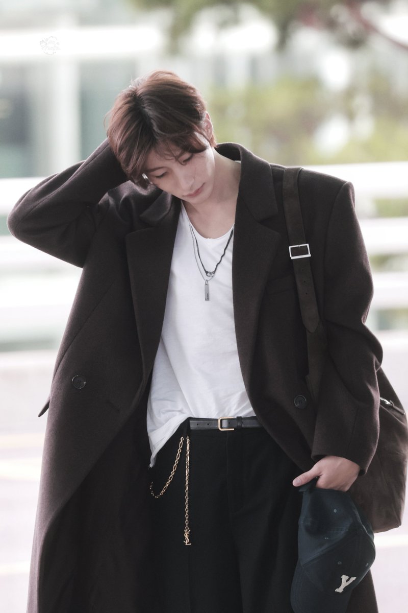 nomoka_10's tweet photo. 260928 

#ANTON #앤톤 
#ANTONxSaintLaurent #SaintLaurent https://t.co/BJoVNYEhKK