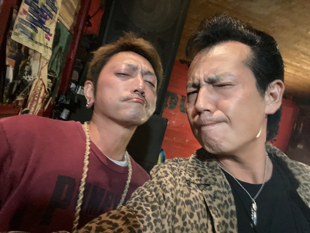 kd8969's tweet photo. 2026.9.26
神奈川県 横須賀かぼちゃ屋

Gu-Gu-nicollectionのスゥさんが"KDBはかぼちゃ屋のステージ絶対似合うから来て欲しい"ってところから今回呼んでもらいました。

暖かく迎えてくれた横須賀の皆さん、ホントありがとう。

後ほどゆっくりブログ書きます。 https://t.co/ARaoudwROA