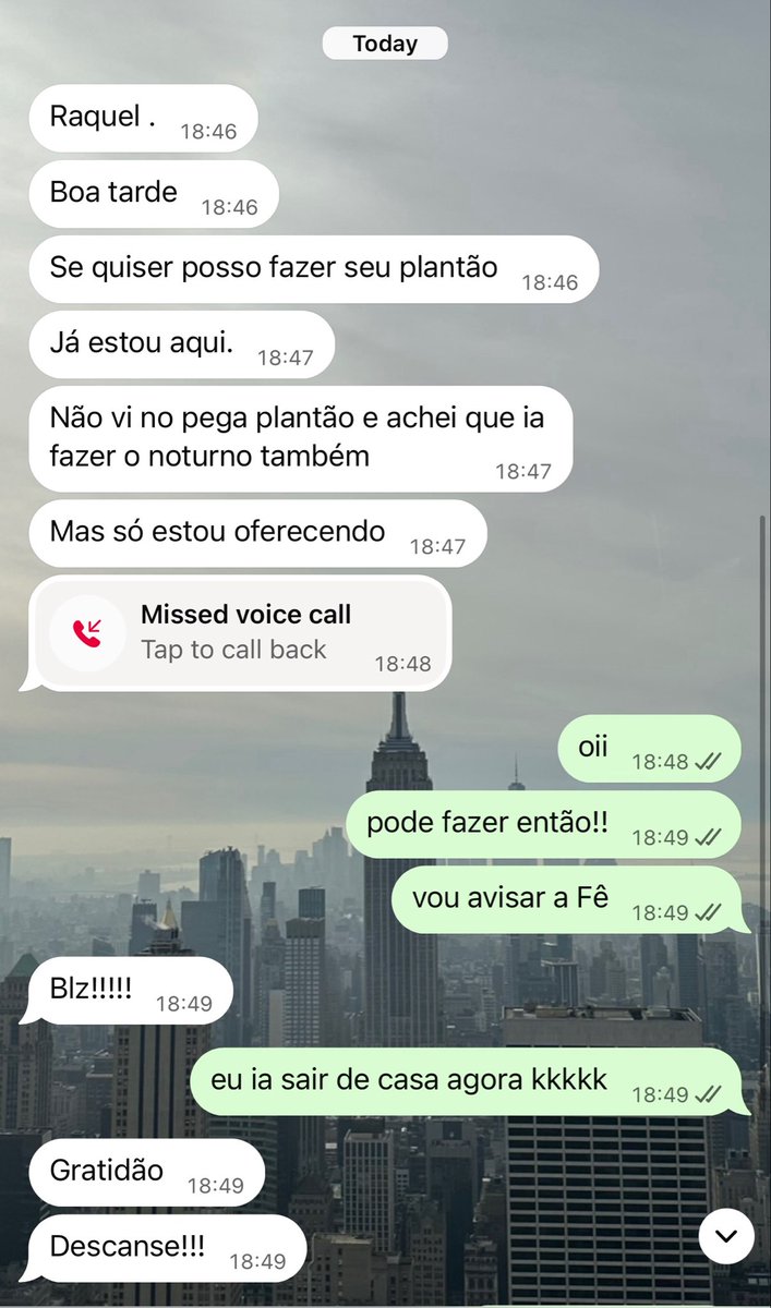 kekas__'s tweet photo. eu tava indo pro plantão noturno que é do lado da minha casa, quando, às 18:48, o médico que tava de dia me liga pedindo pra ficar à noite. juro, eu nem acreditei KKKKKK ganhei meu dia, sinto que venci https://t.co/TYdUm51S1w