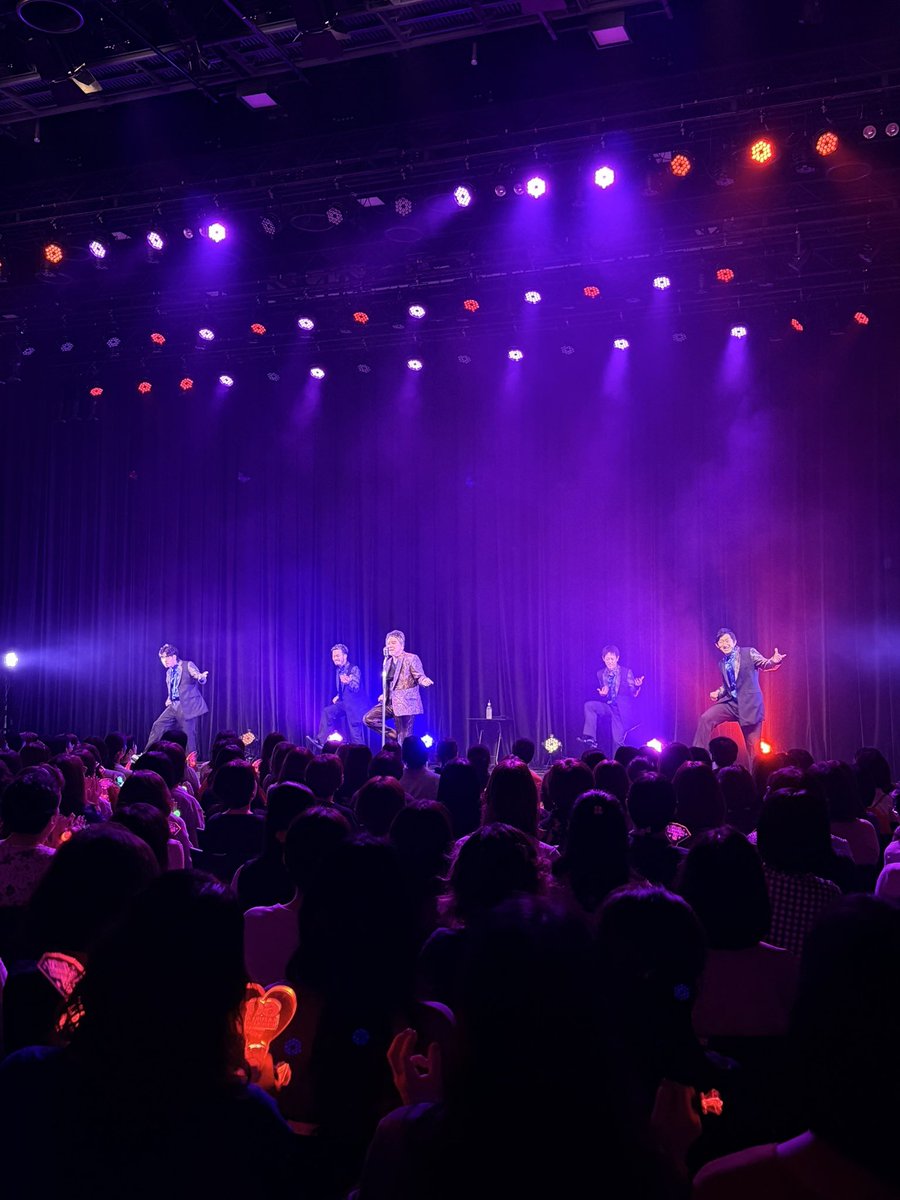 kazz_nishikiori's tweet photo. 楽しんでたら終わっちゃった・・・
て感じの配信LIVEでした。
支えてくれていたのは、みんなパパイヤ君側のスタッフの方達です。
お越しくださった皆様、配信を観てくださった皆様、ありがとうございました。 https://t.co/icckYaKxKN