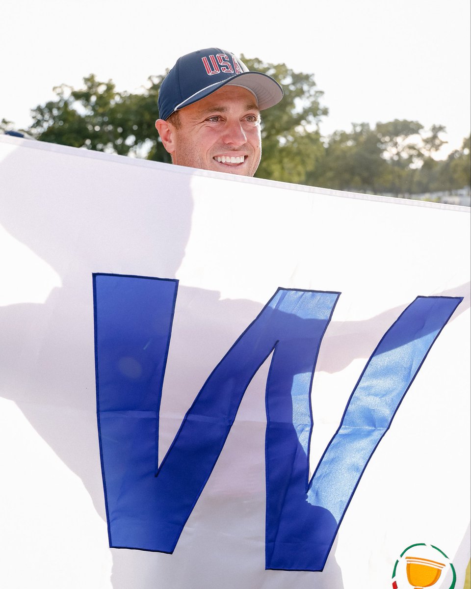 PresidentsCup's tweet photo. Fly the W!

#PresidentsCup | #USTeam https://t.co/3kAOV5bgdH
