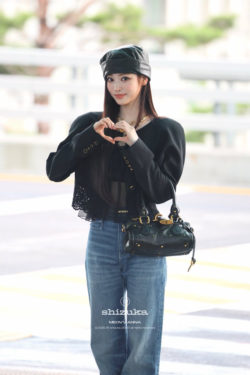 shizuka_051117's tweet photo. 260928

#MEOVV #미야오 #ANNA #안나 https://t.co/AFbAXpuVov