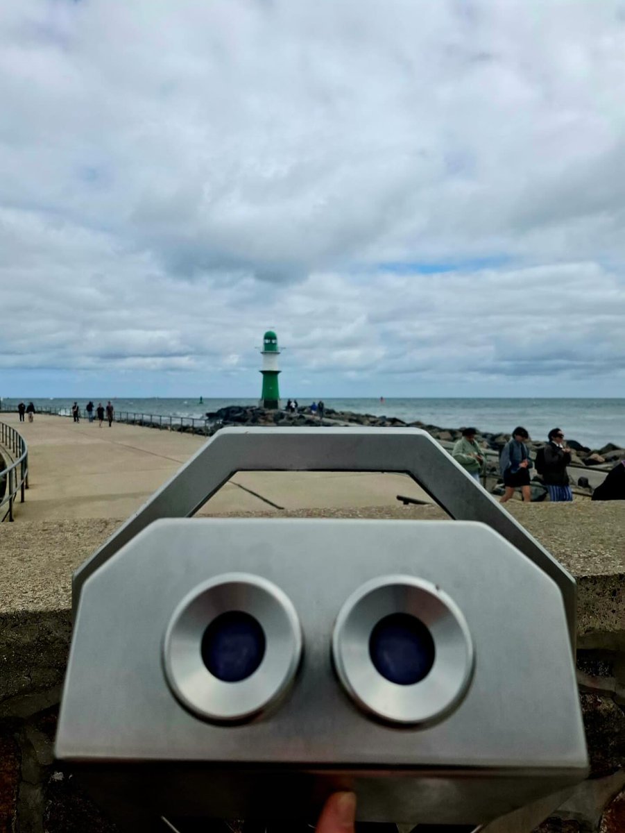 letxinho's tweet photo. Danke @inesthoren 😃

#gesehenundandichgedacht
#pareidolia #iseefaces #fernglas #telescope #focus #warnemünde #leuchtturm #katrinviews #nordliebe #meerblick #visitgermany https://t.co/gtIbnHRR6p