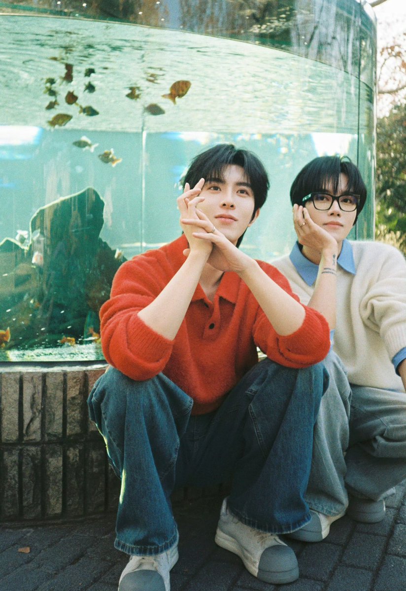 bom624's tweet photo. 벌써 월요일이라니😭
데이트하는 싱추로 🤭
이런 색감 많이 입어죠🥹 
✨🍂✨🍂 https://t.co/aIOzVNRS76