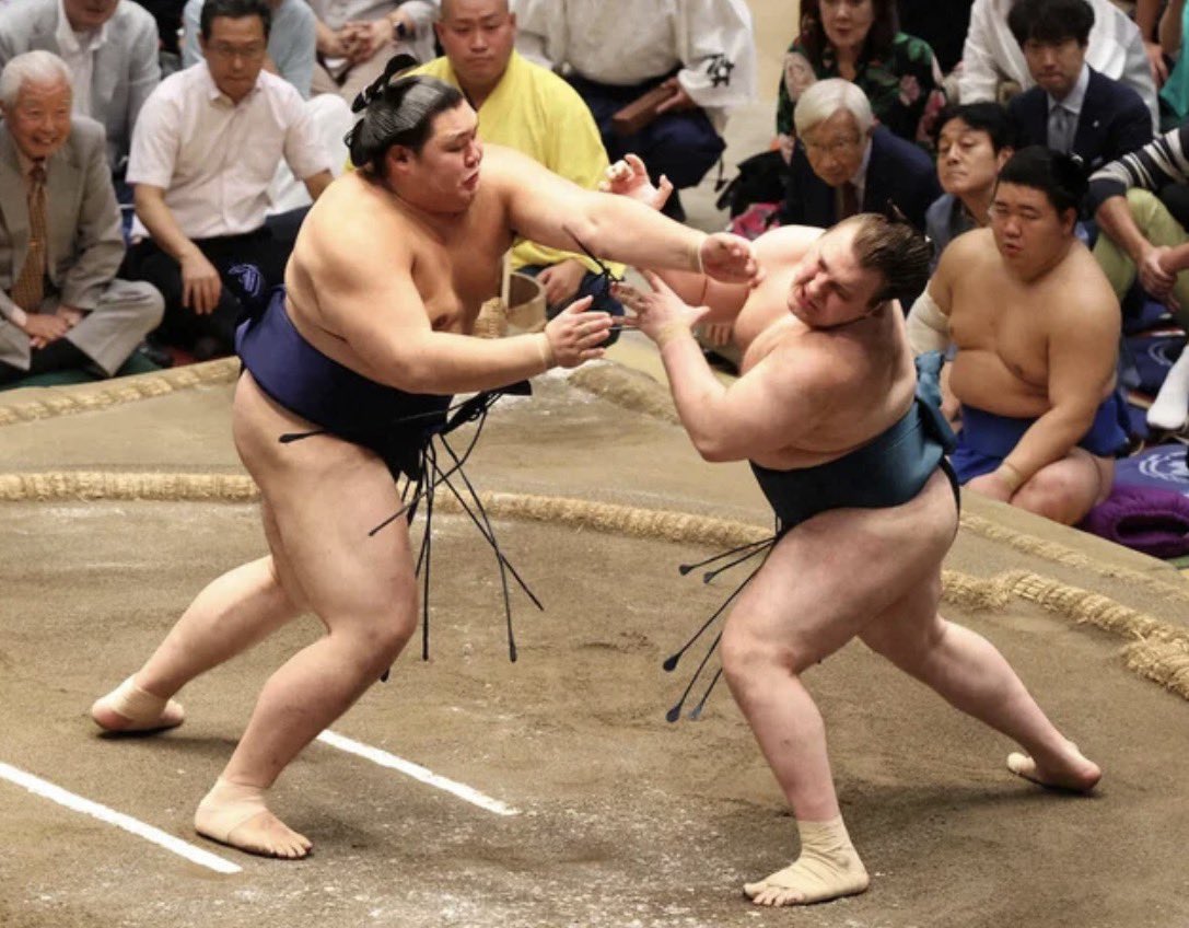godzilla_gori's tweet photo. 2026.9.28.Mon

✳️大相撲秋場所・千秋楽

【横綱・大の里-涙😂の復活V⑥🎊】
①年振りの優勝🏆➡️ケガと横綱としてのプレッシャーの中での🏆は真にアッパレ〜🪭👏→私も貰い泣き😭　安青錦🇺🇦もケガも完治しておらずの相星決戦🔥も立派👏
小兵ながらの藤ノ川の敢闘賞もアッパレ🪭でしたね⭕️

#大の里V6🏆 https://t.co/q2vfo3AYD5