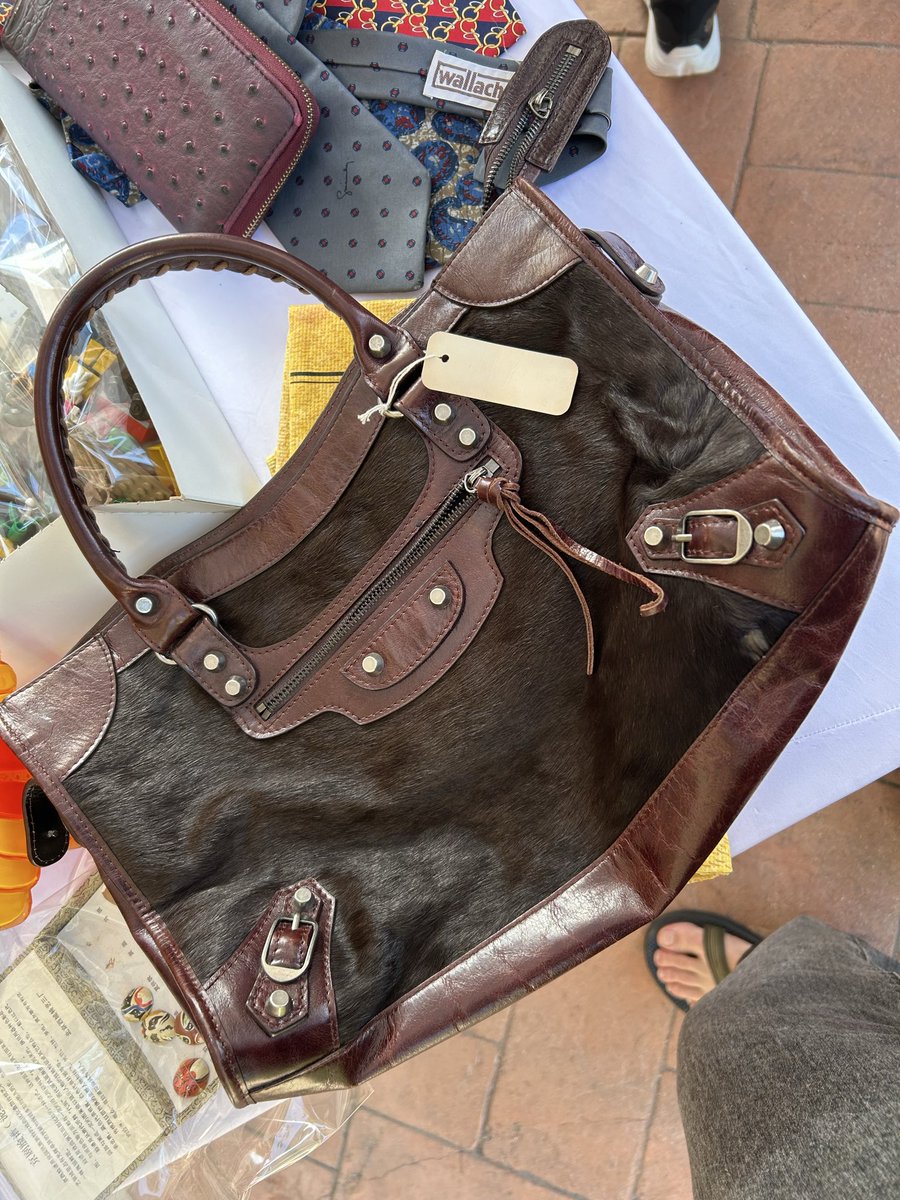 MakandCheeseBad's tweet photo. Estate sale 9/26 https://t.co/KJpjDijuWz