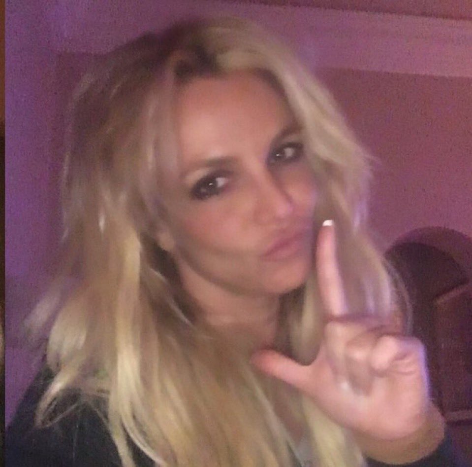 BSpears_BR's tweet photo. Se você é a favor do FIM das BETS apoie a consulta pública da MP através do link abaixo:

Vote “SIM”: https://t.co/2y11he2D9O https://t.co/P3IpcX2PWr