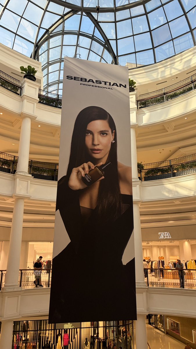archiveguillen's tweet photo. alanis guillen para sebastian professional no shopping pátio higienópolis. (2026) https://t.co/bRIl5Q7V2F